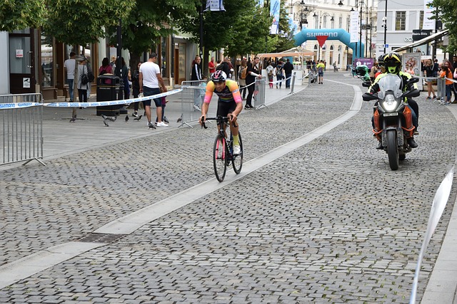 更是一次驾 更是一次驾